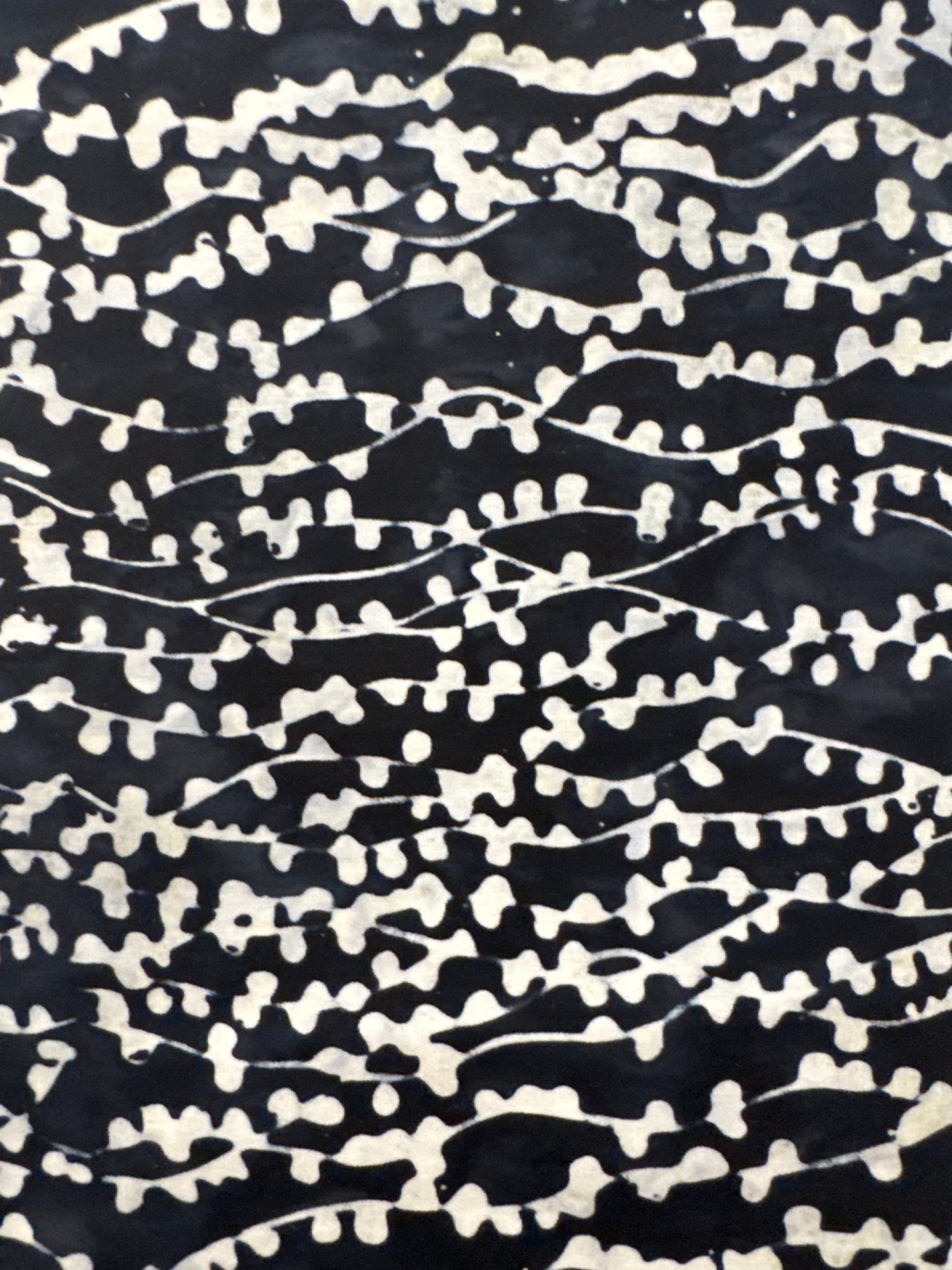AN Bubble Vines White on Black