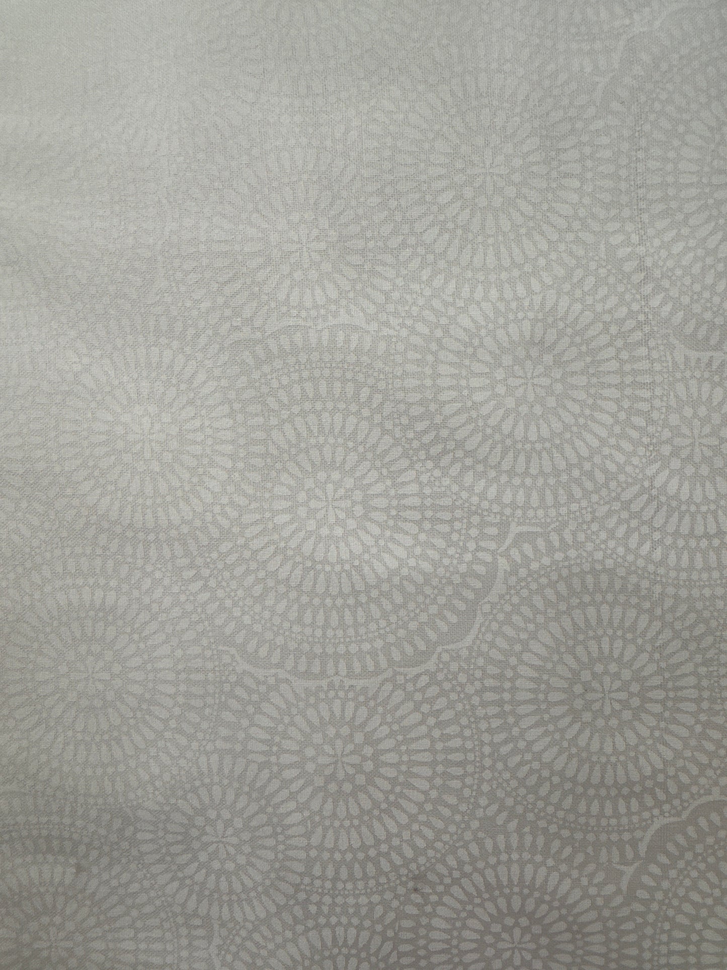 MM Dizzy Dots White on White