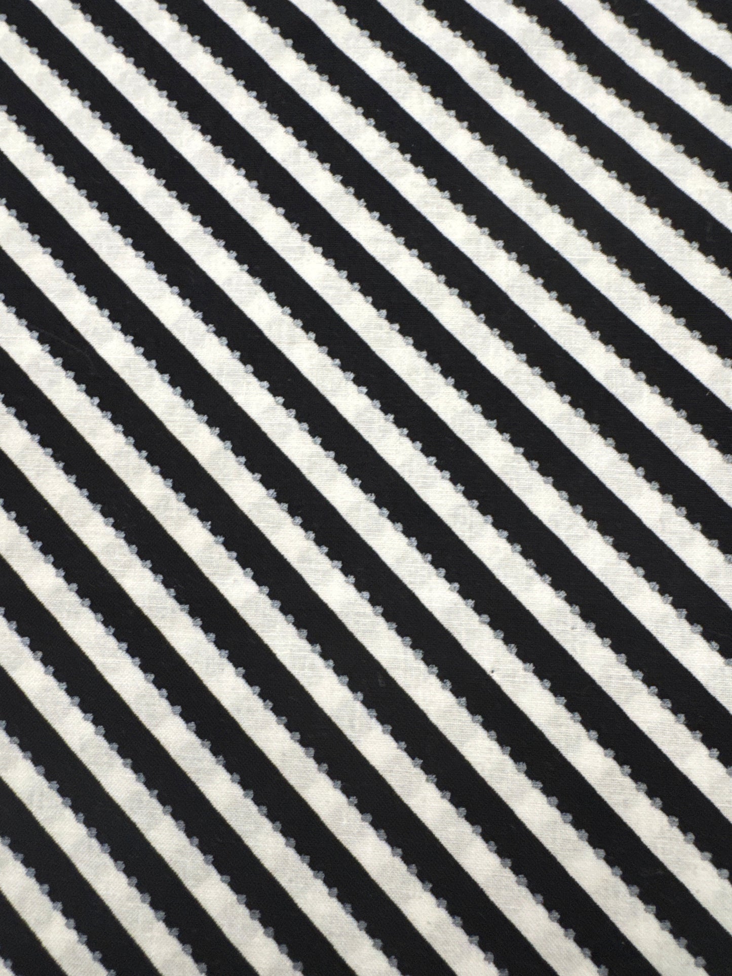 AN BeColorful Black and White Stripe
