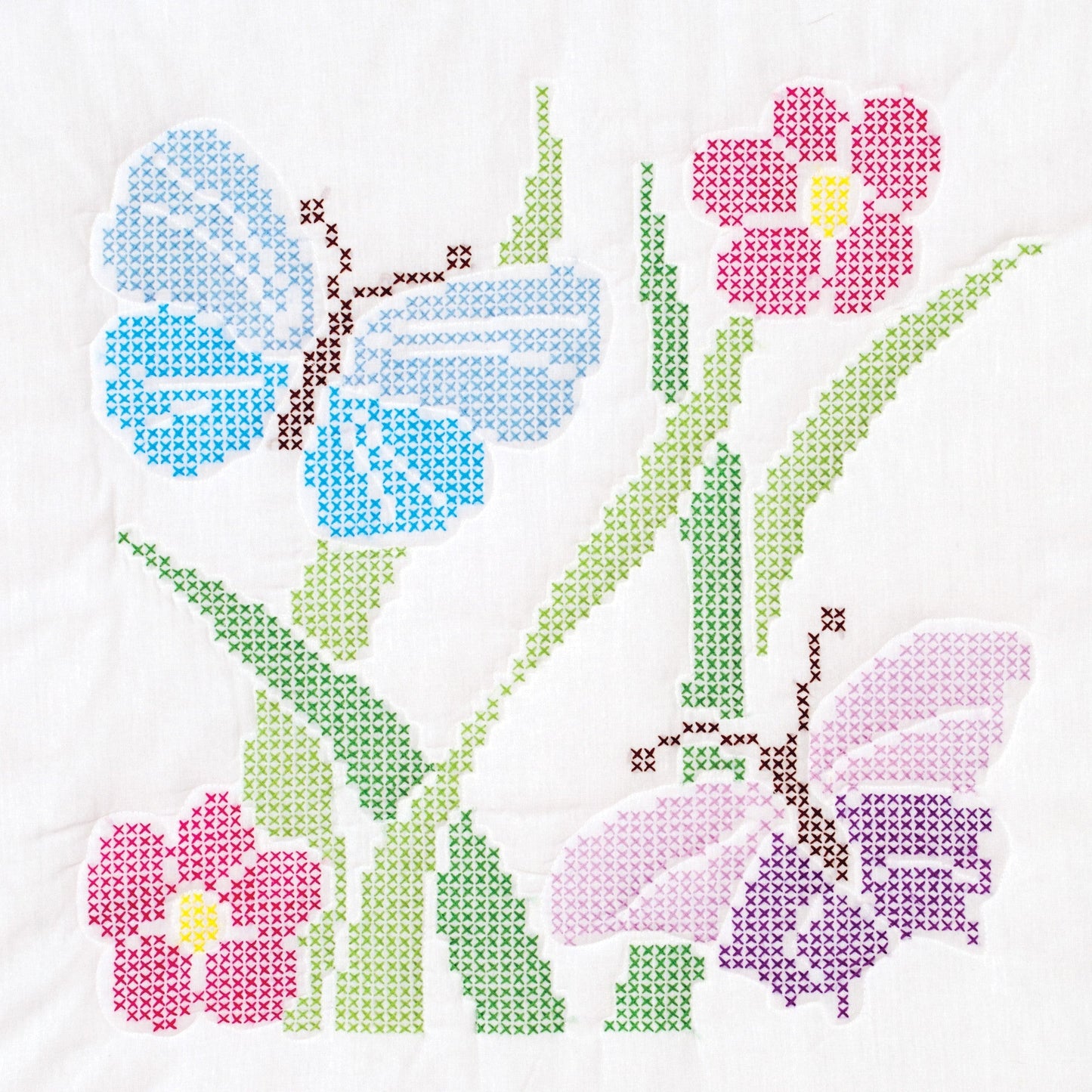 White 18in Quilt Squares Xx Butterflies