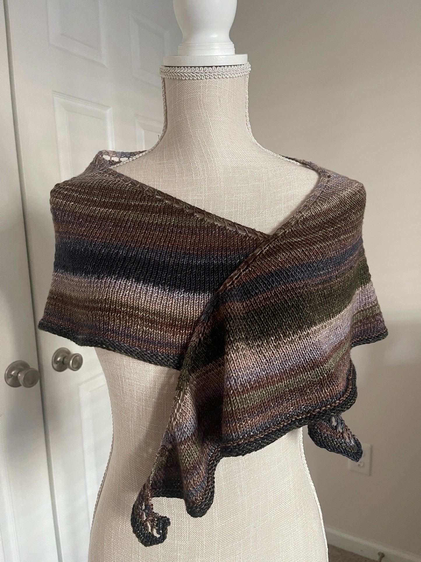 Canyon Ridge Crescent Shawl Pattern - Digital pattern