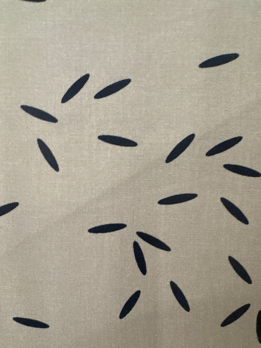 MO Filigree Black Seeds Tan
