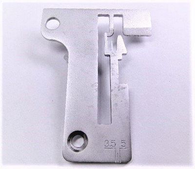 NEEDLE PLATE SERGER Singer