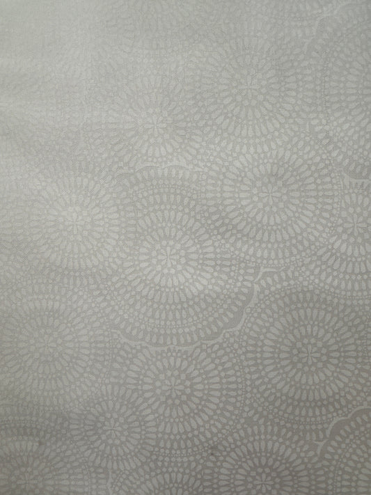 MM Dizzy Dots White on White