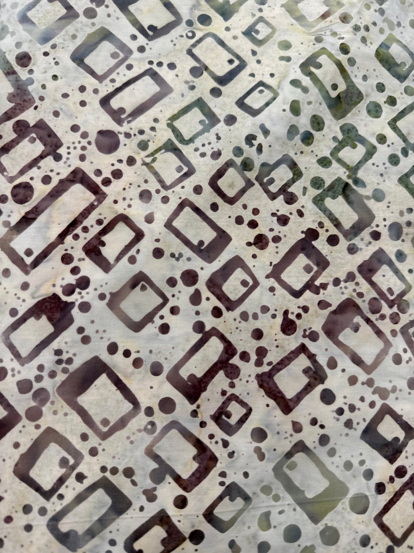 BB Quilting is my Voice Ivory Angled Mod Grape