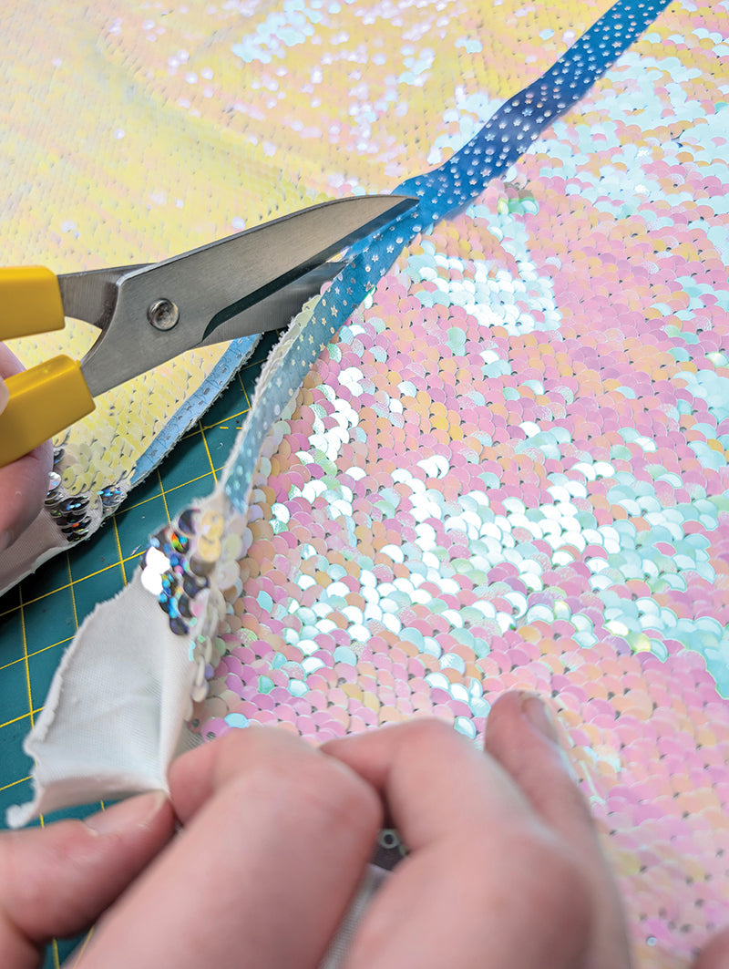 Ultimate Encyclopedia of Fabrics & Unconventional Materials