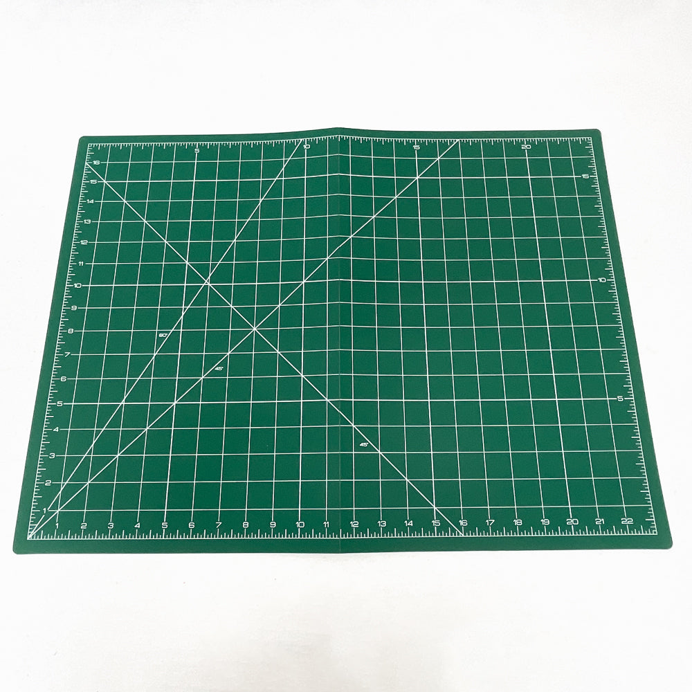 Folding Cutting Mat 17"x23"