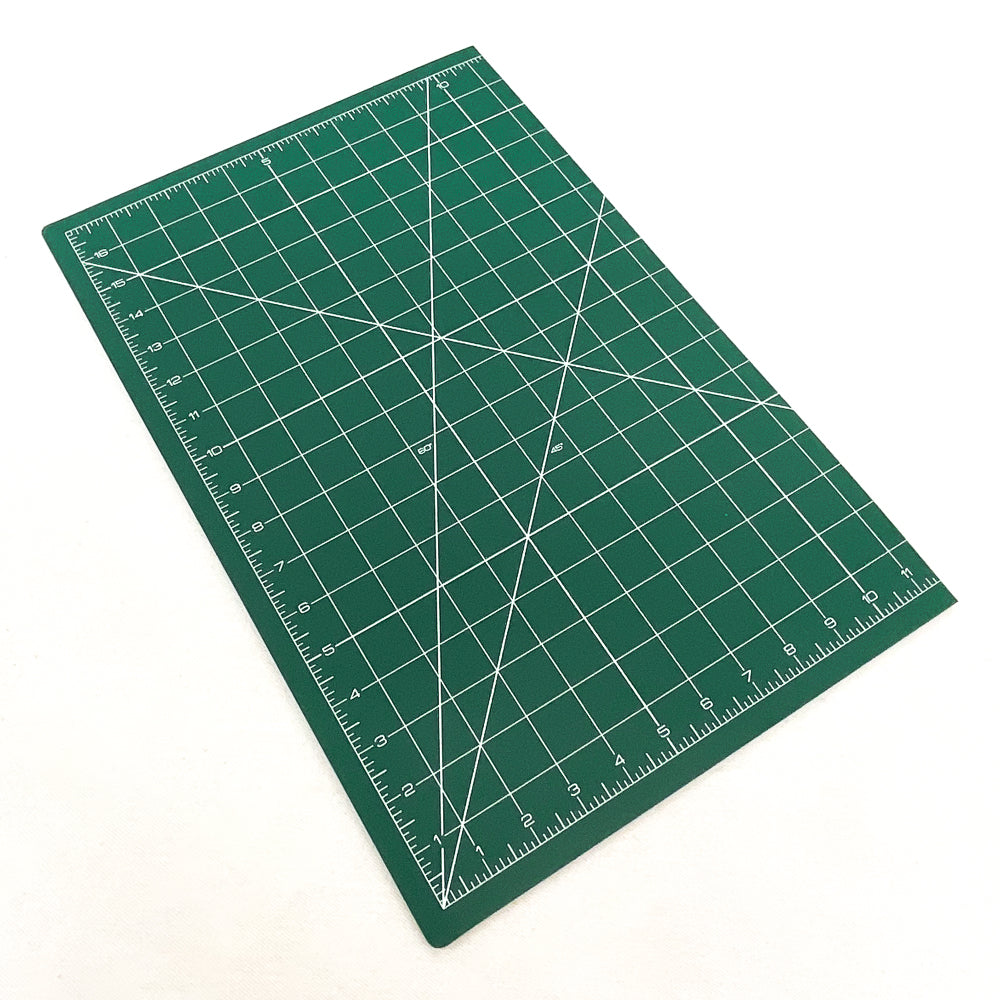 Folding Cutting Mat 17"x23"
