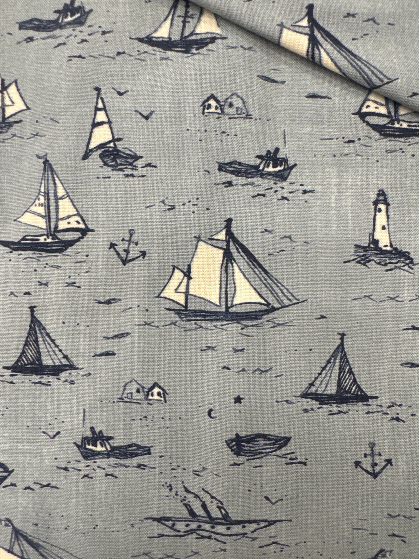 MO To The Sea Light sailboats