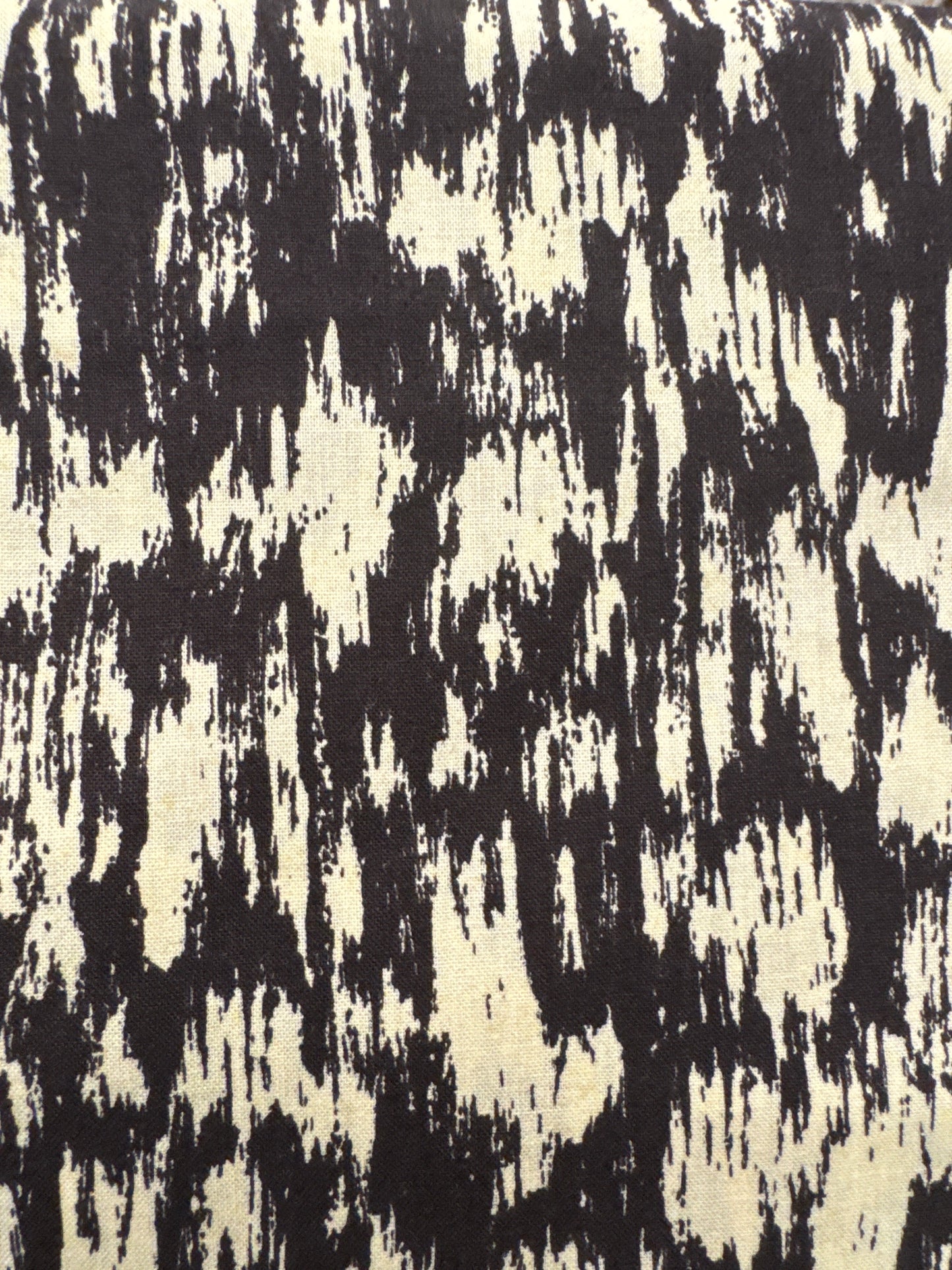 MO Hallo Harvest Black and Cream