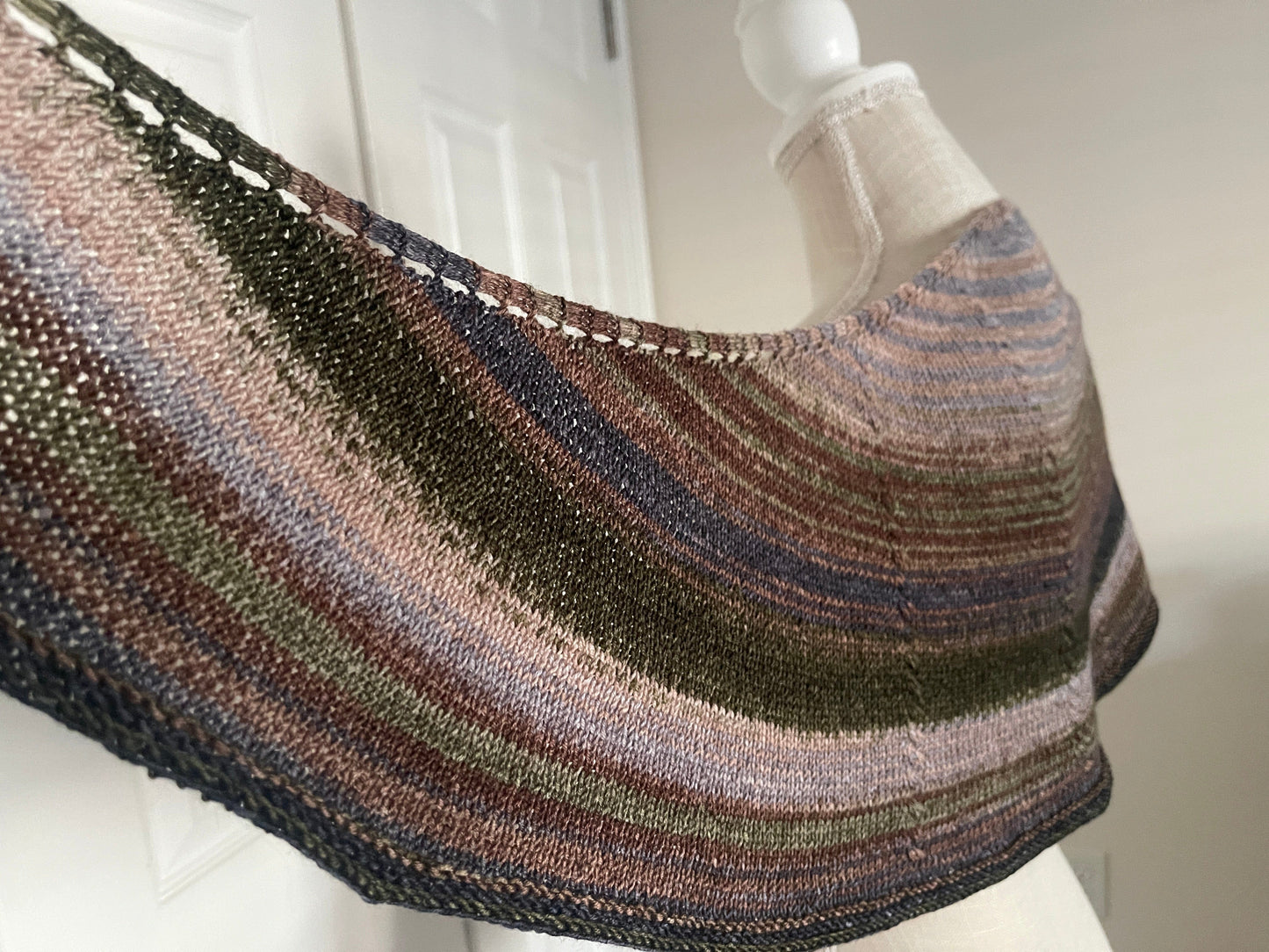 Canyon Ridge Crescent Shawl Pattern - Digital pattern